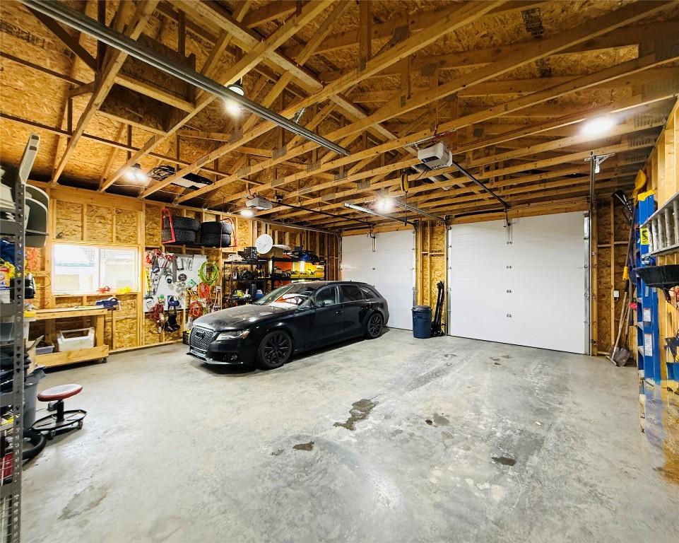 367 Fortier Street, Kimberley, BC - Indoor Photo Showing Garage