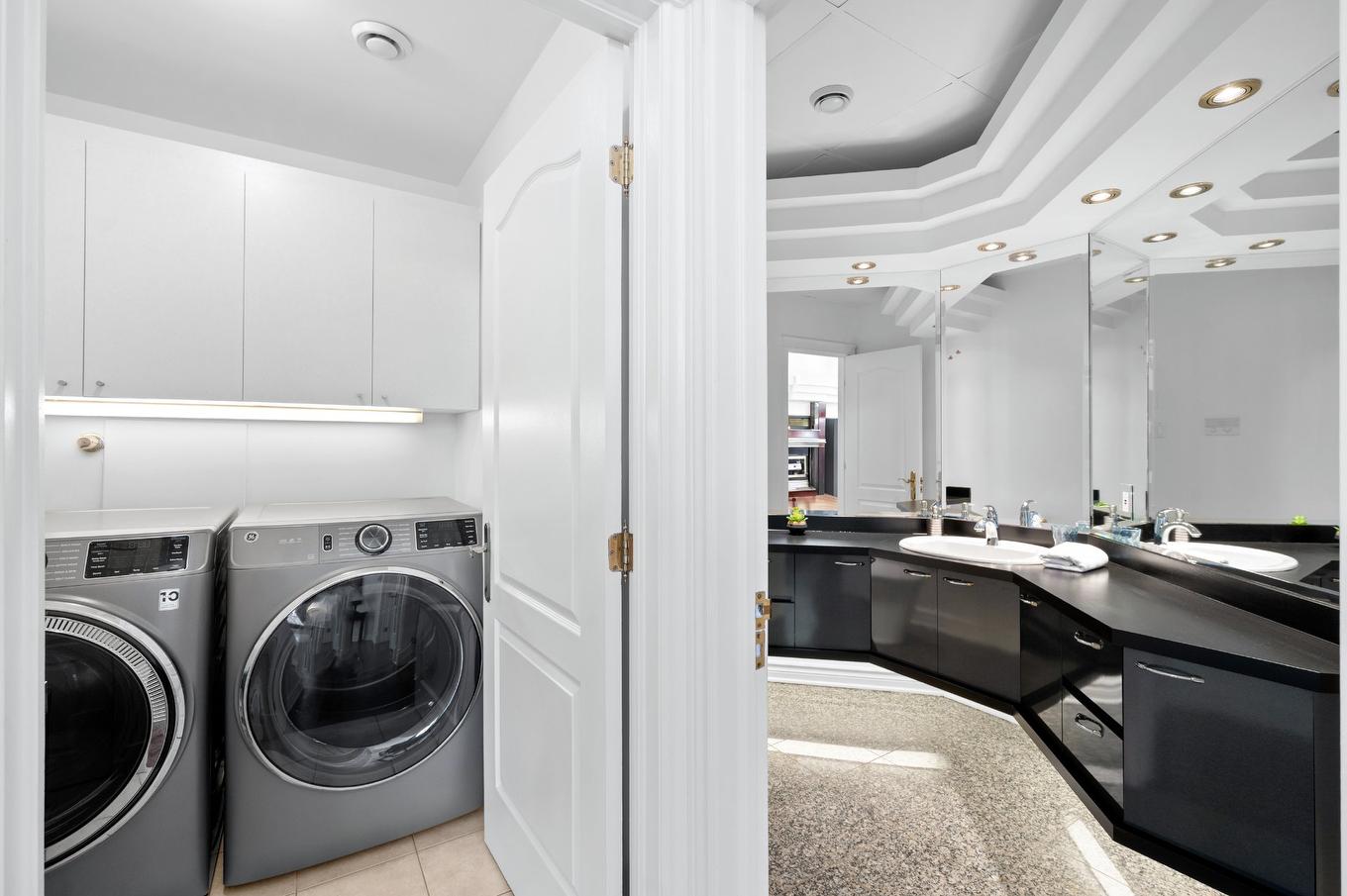 Laundry room - 1455 Rue Des Quatre-Saisons, Sainte-Adèle, QC - Indoor Photo Showing Laundry Room