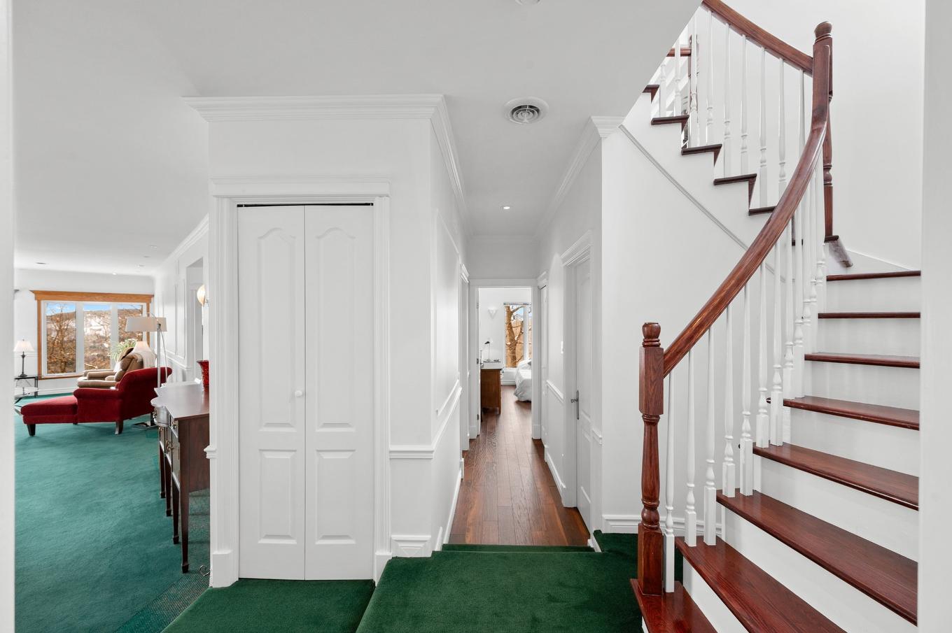 Staircase - 1455 Rue Des Quatre-Saisons, Sainte-Adèle, QC - Indoor Photo Showing Other Room