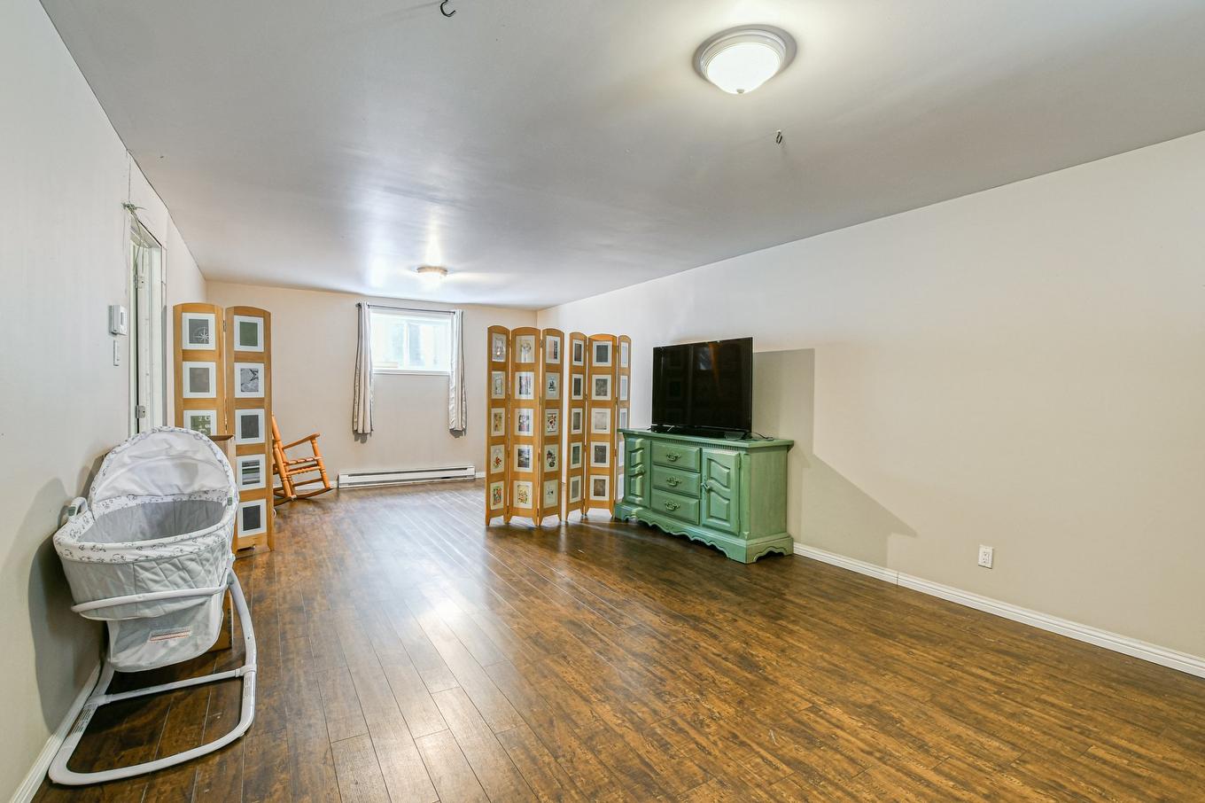 Salle familiale - 705 Rue Dufour, Mont-Tremblant, QC - Indoor