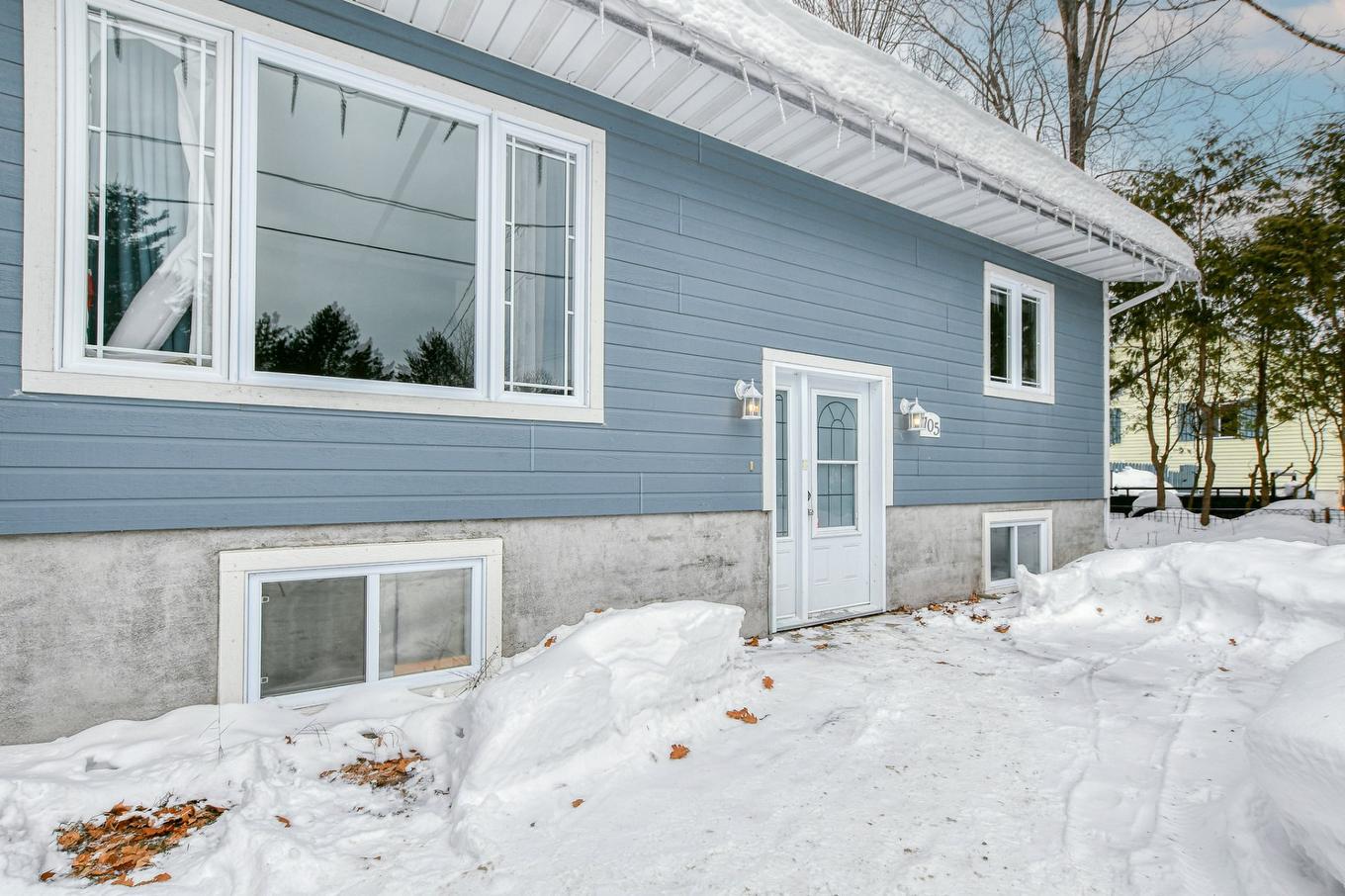 Façade - 705 Rue Dufour, Mont-Tremblant, QC - Outdoor With Exterior