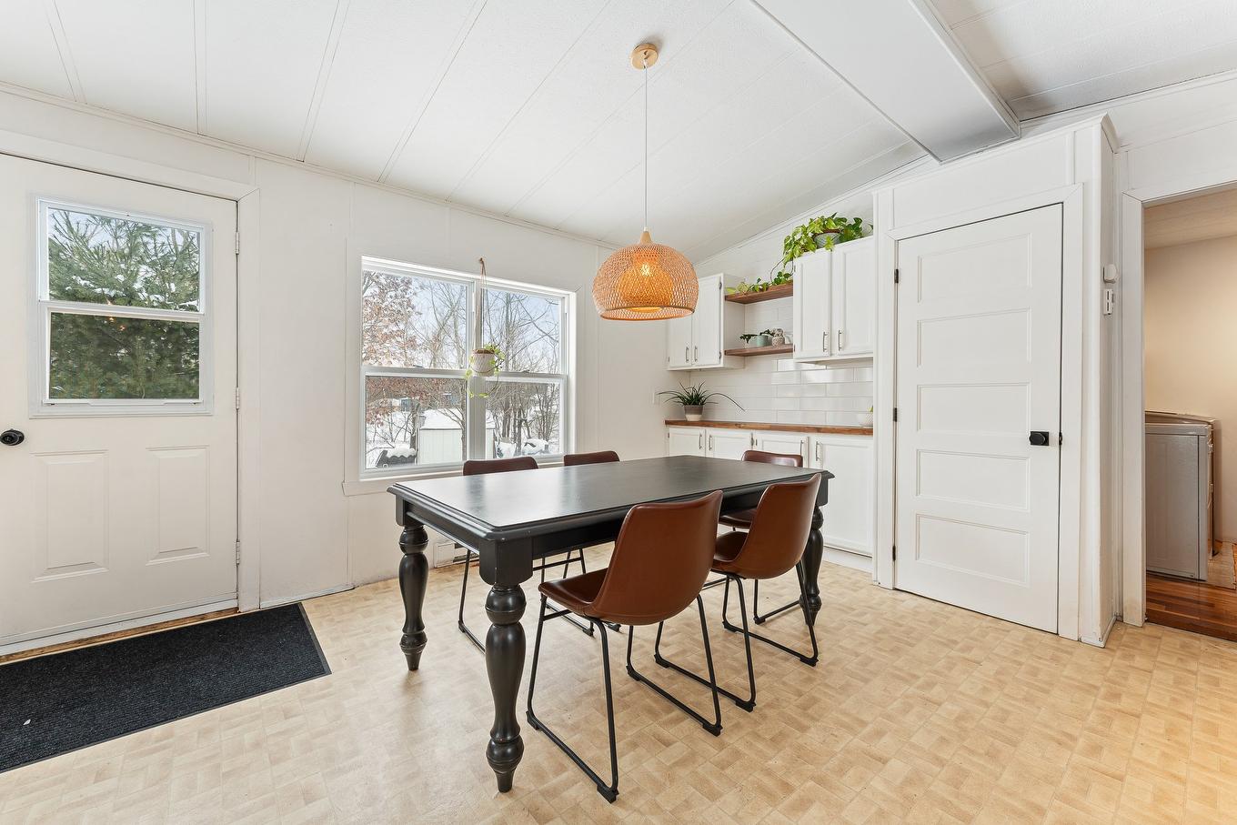 Salle à manger - 3 Rue Beauregard, Sutton, QC - Indoor