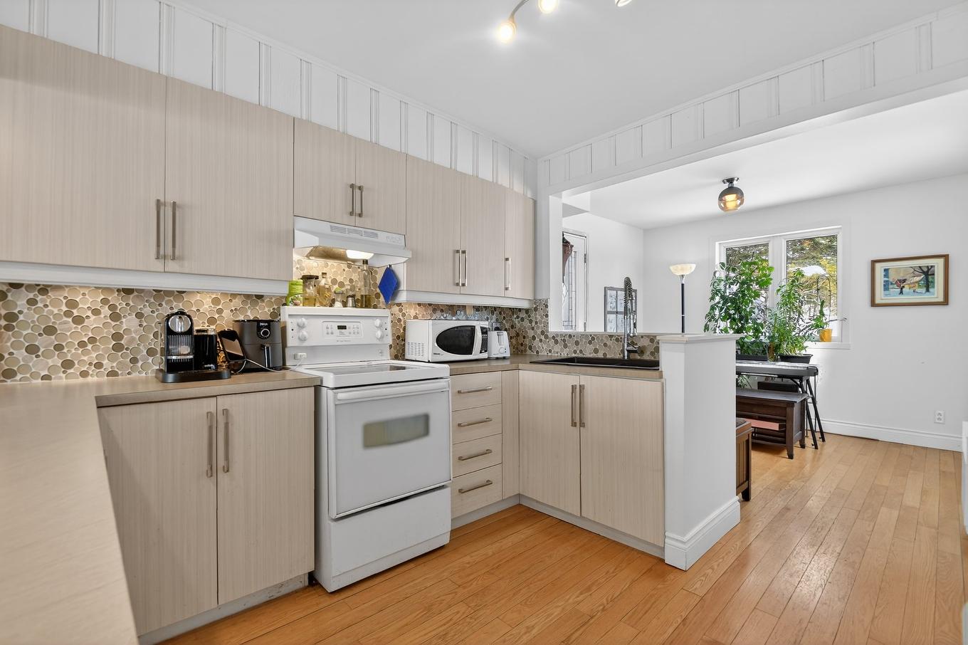 Cuisine - 14 60E Avenue, Saint-Hippolyte, QC - Indoor Photo Showing Kitchen