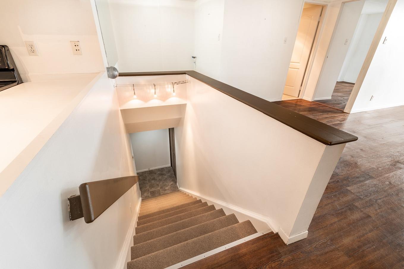 Staircase - 145-150 Rue Berlioz, Montréal (Verdun/Île-Des-Soeurs), QC - Indoor Photo Showing Other Room