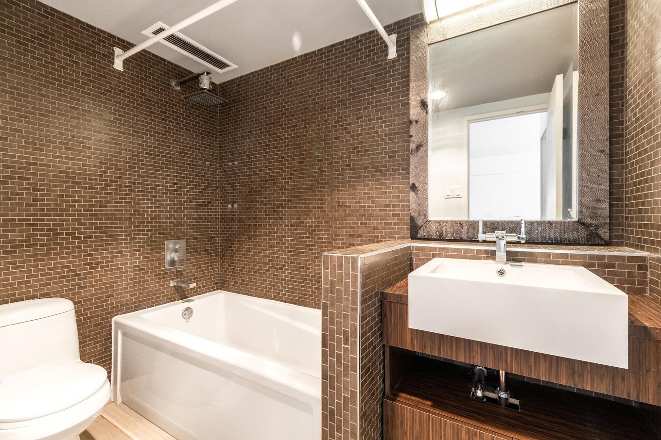 Bathroom - 145-150 Rue Berlioz, Montréal (Verdun/Île-Des-Soeurs), QC - Indoor Photo Showing Bathroom