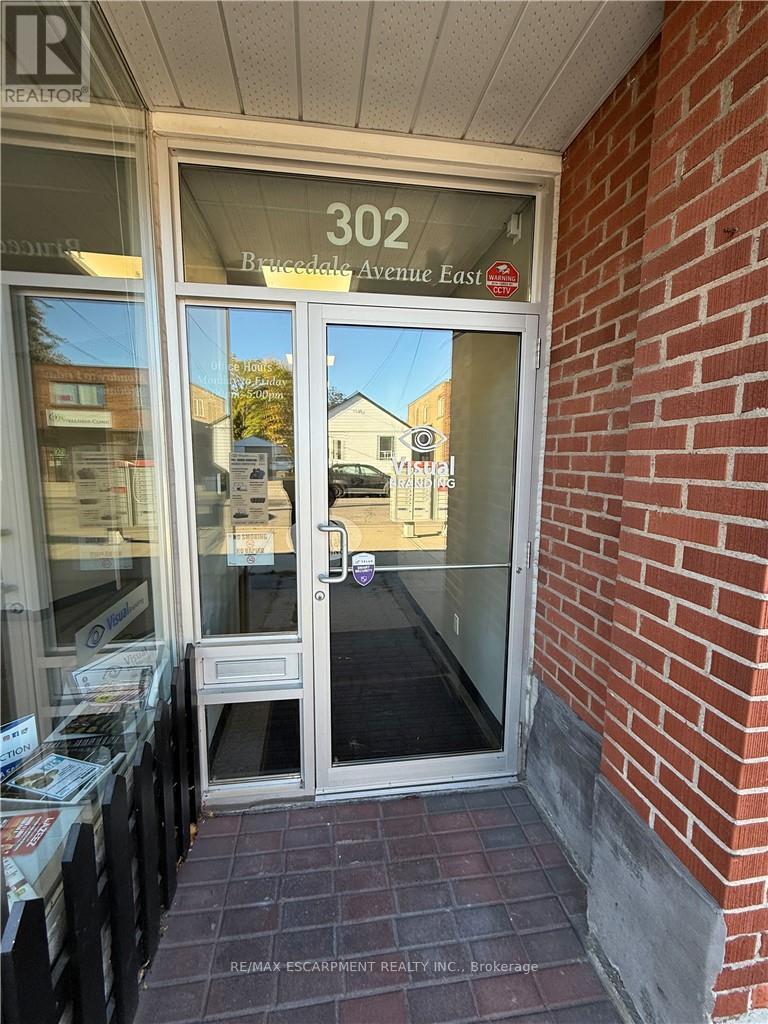 302 Brucedale Avenue, Hamilton, ON