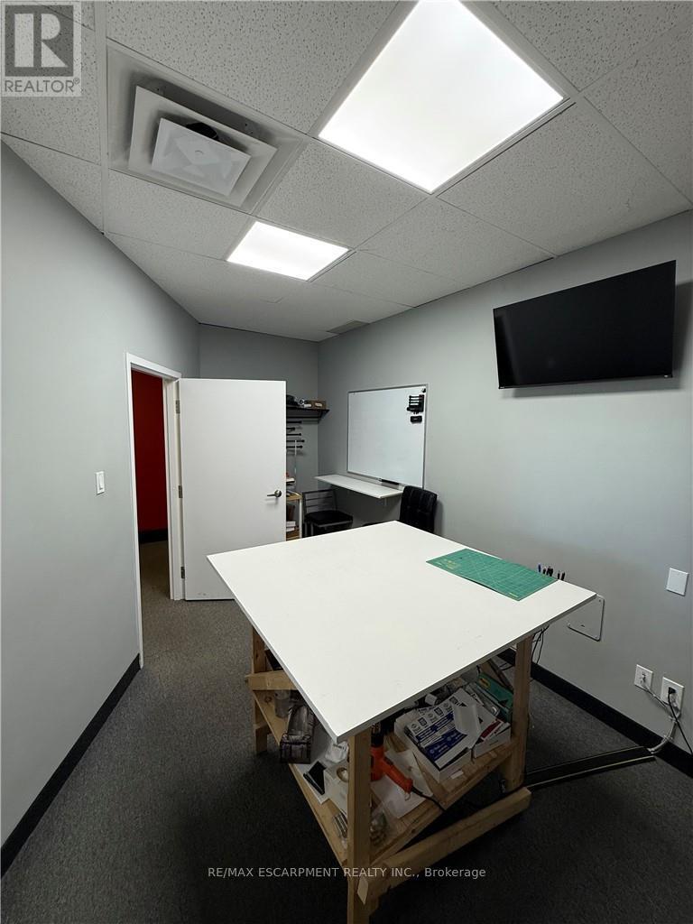 302 Brucedale Avenue, Hamilton, ON