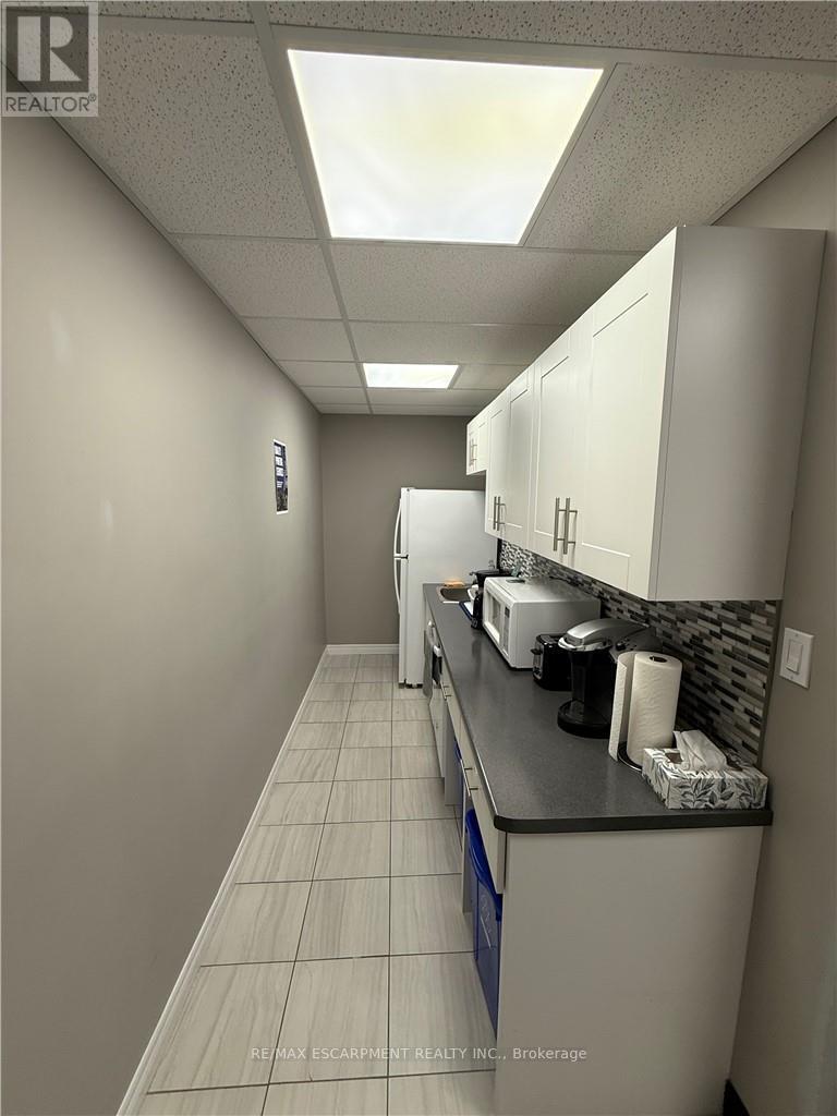 302 Brucedale Avenue, Hamilton, ON