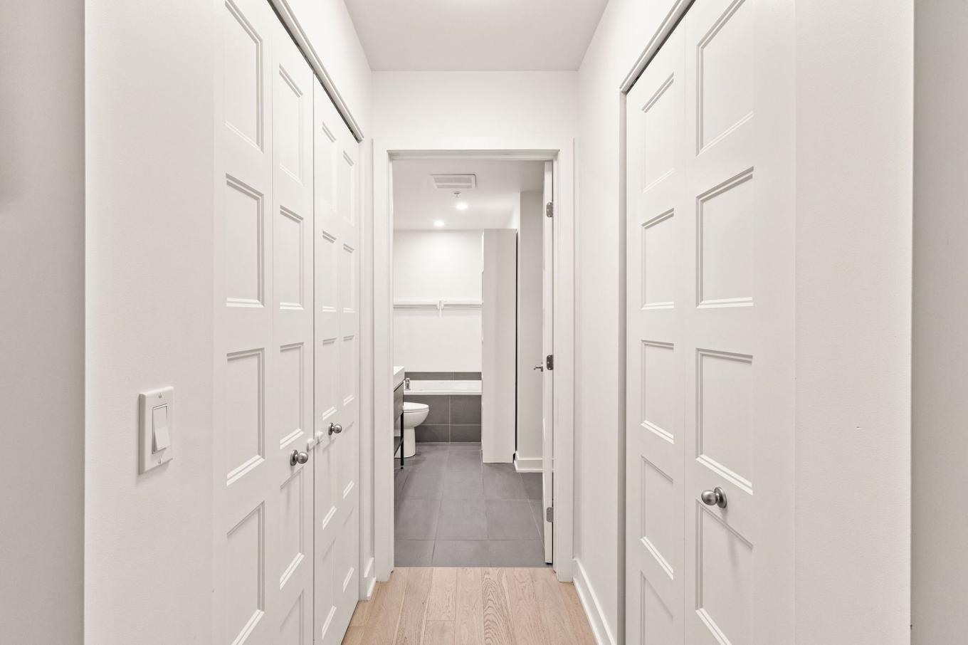 Corridor - 413-112 Ch. De La Pointe-Nord, Montréal (Verdun/Île-Des-Soeurs), QC - Indoor Photo Showing Other Room