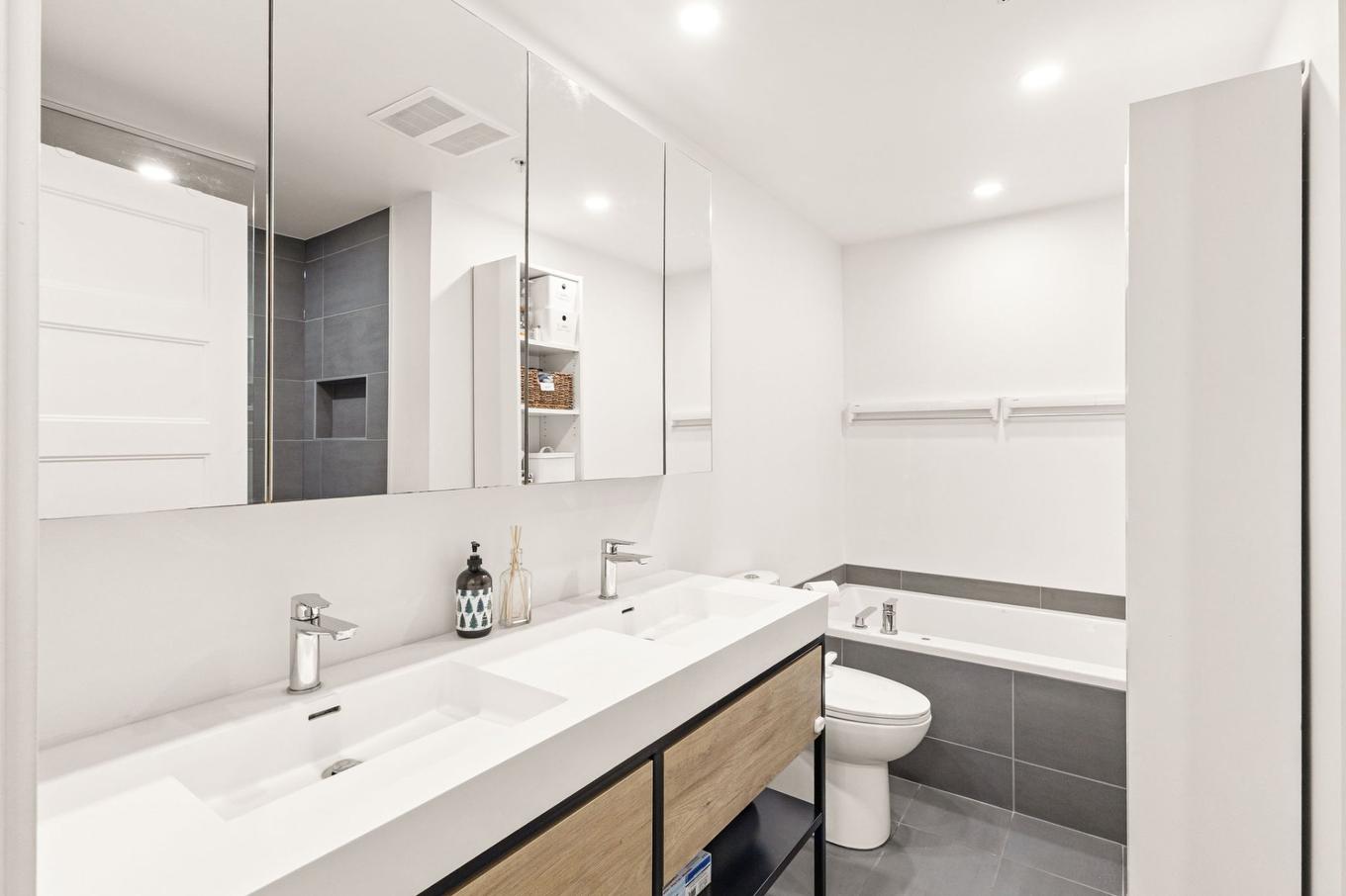 Salle de bains attenante à la CCP - 413-112 Ch. De La Pointe-Nord, Montréal (Verdun/Île-Des-Soeurs), QC - Indoor Photo Showing Bathroom