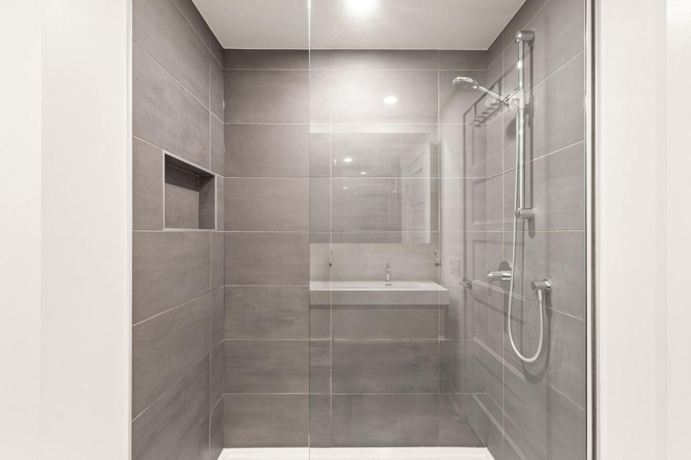 Salle de bains attenante à la CCP - 413-112 Ch. De La Pointe-Nord, Montréal (Verdun/Île-Des-Soeurs), QC - Indoor Photo Showing Bathroom