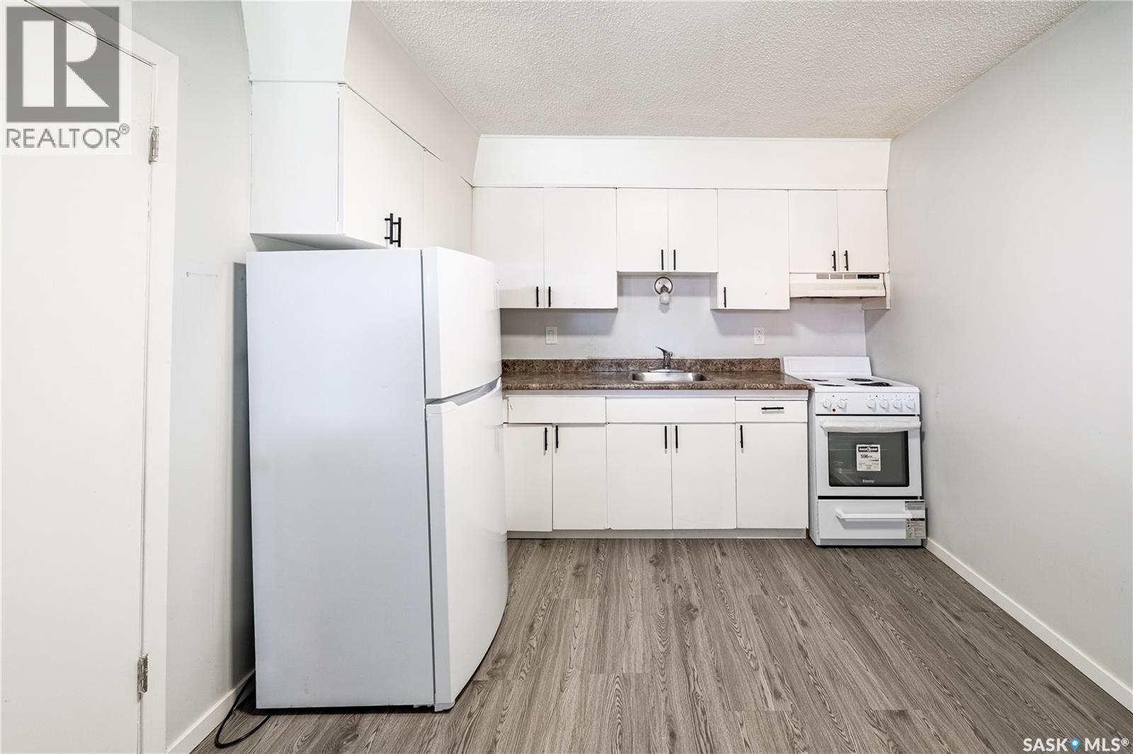 4 38 Spence Street, Regina, SK - Indoor Photo Showing Kitchen