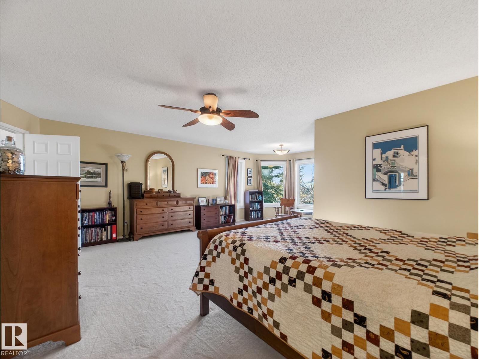220 Ronning Cl Nw, Edmonton, AB - Indoor Photo Showing Bedroom