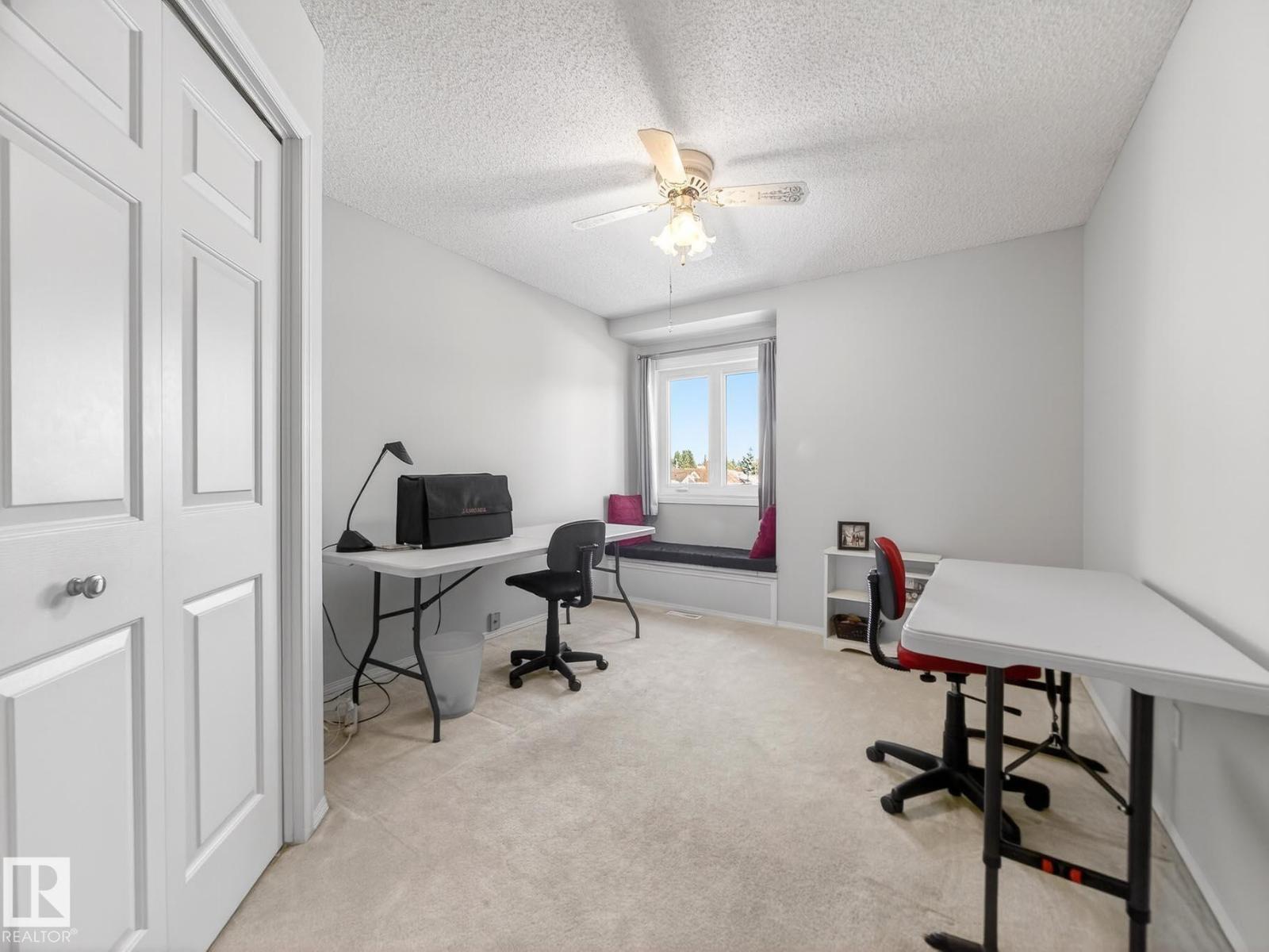 220 Ronning Cl Nw, Edmonton, AB - Indoor Photo Showing Office