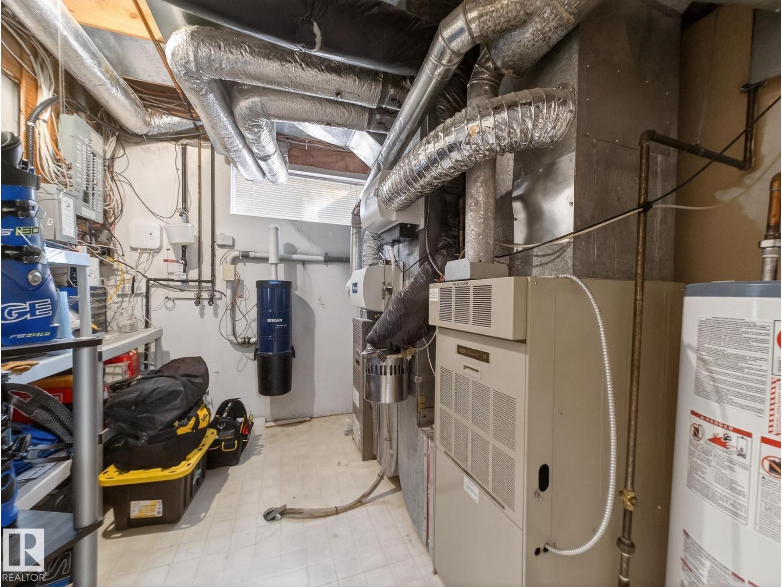 220 Ronning Cl Nw, Edmonton, AB - Indoor Photo Showing Basement