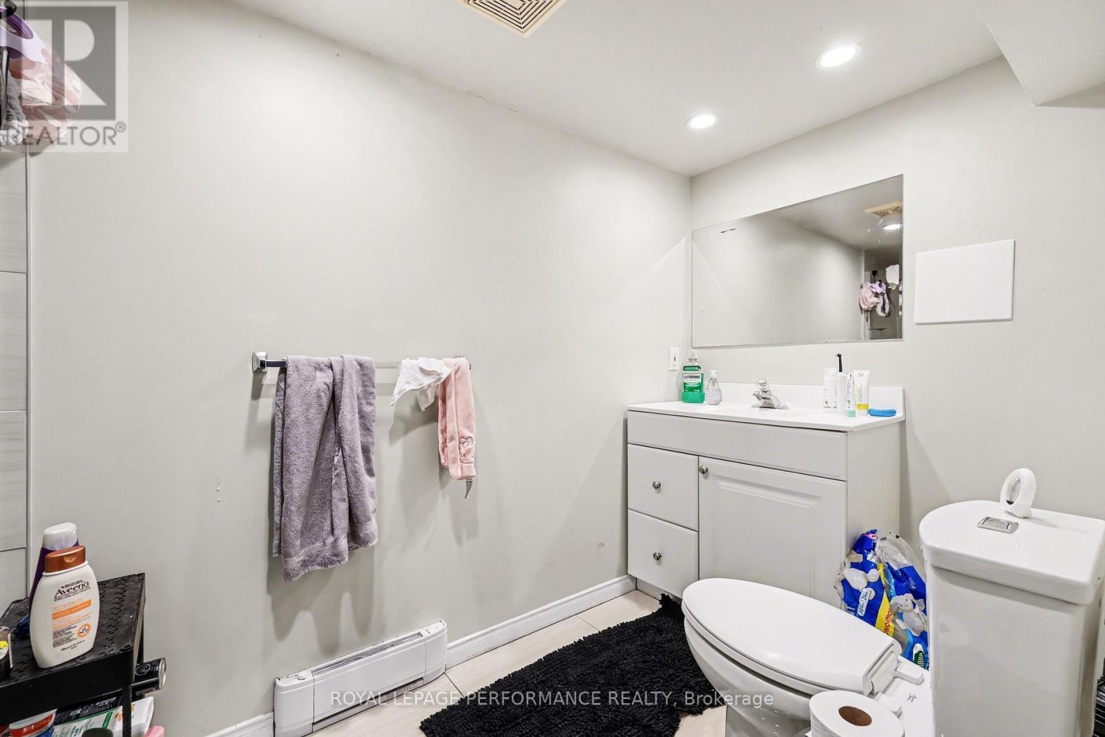 Updated 3-piece bathroom - 157 Russell Avenue, Ottawa, ON - Indoor Photo Showing Bathroom