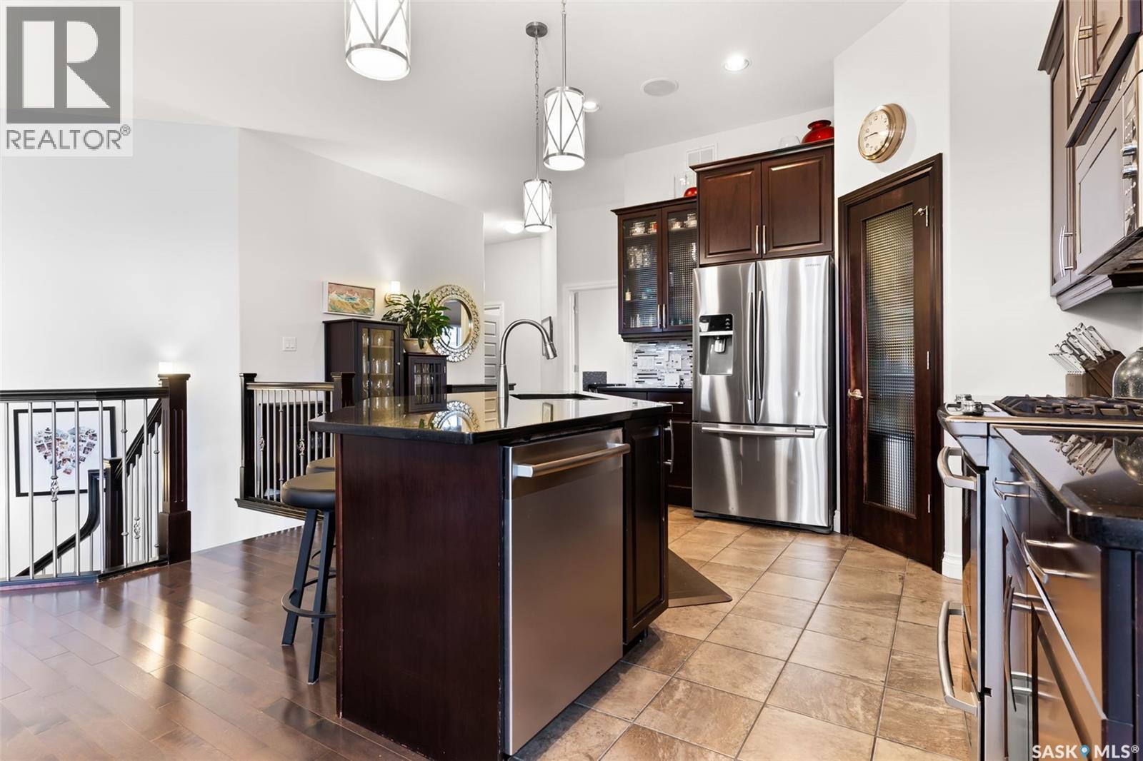 4613 Hames Crescent, Regina, SK - Indoor Photo Showing Kitchen With Stainless Steel Kitchen With Upgraded Kitchen