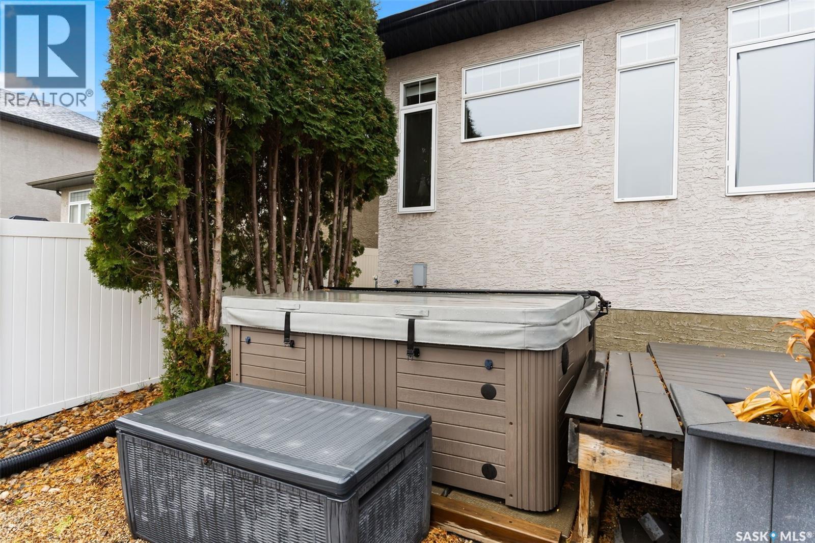 4613 Hames Crescent, Regina, SK - Outdoor With Exterior