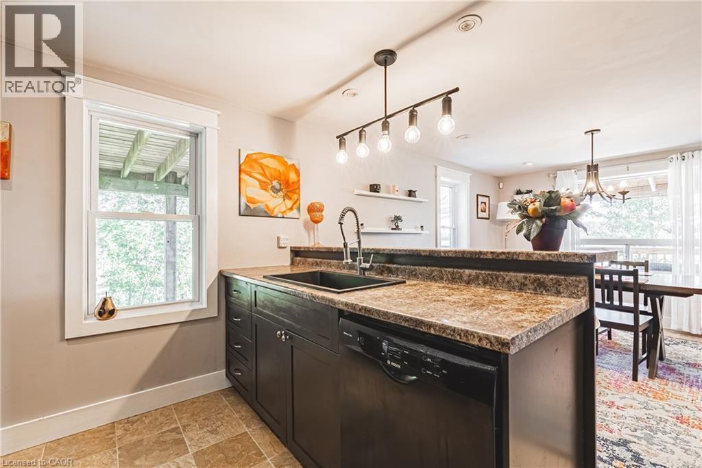7721 Concession 5 Road, Caistor Centre, ON - Indoor Photo Showing Kitchen