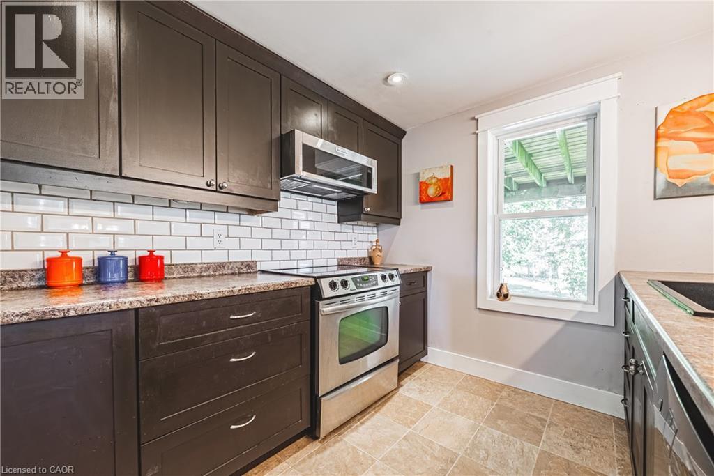 7721 Concession 5 Road, Caistor Centre, ON - Indoor Photo Showing Kitchen With Upgraded Kitchen