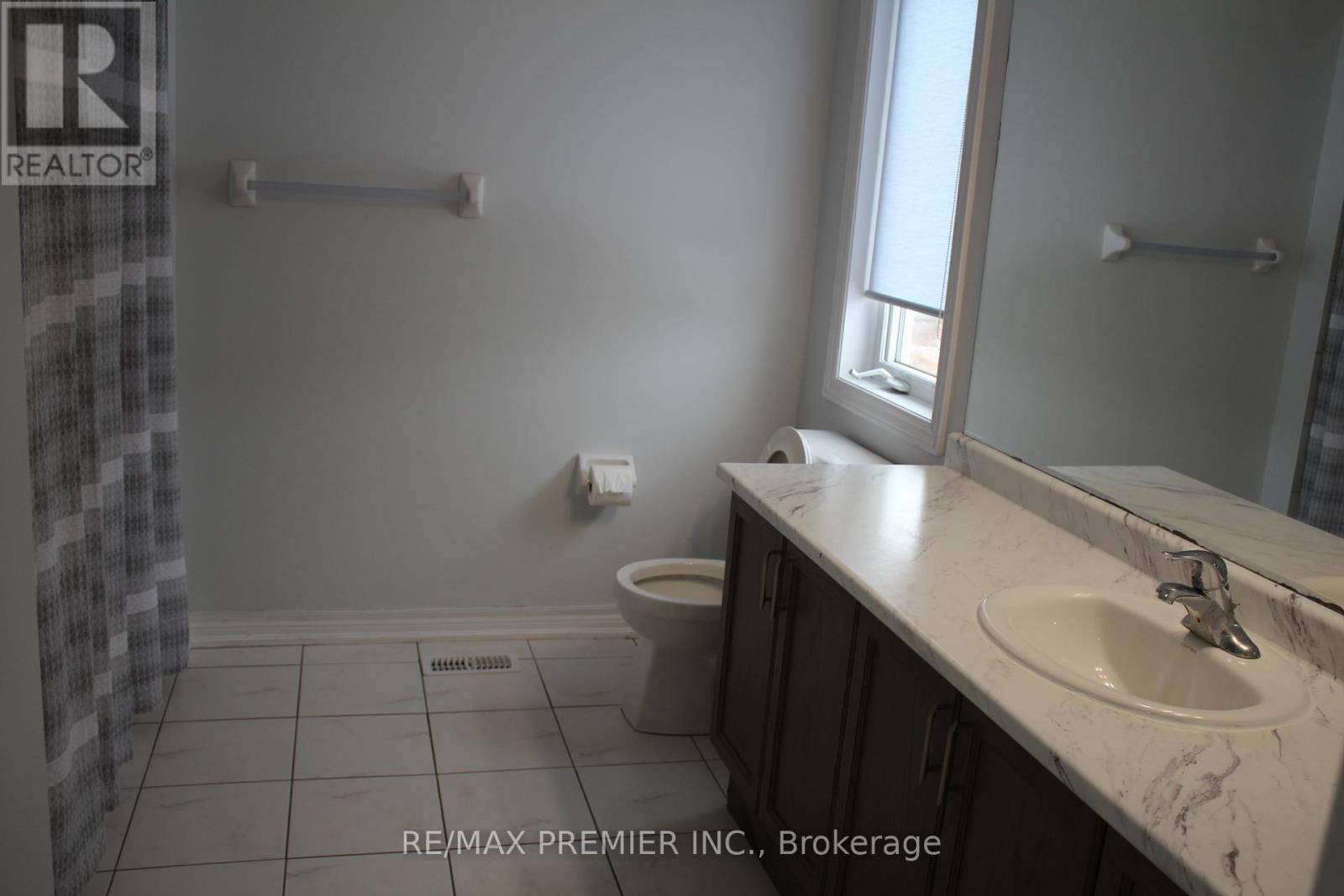 51 Mullholland Avenue, Cambridge, ON - Indoor Photo Showing Bathroom