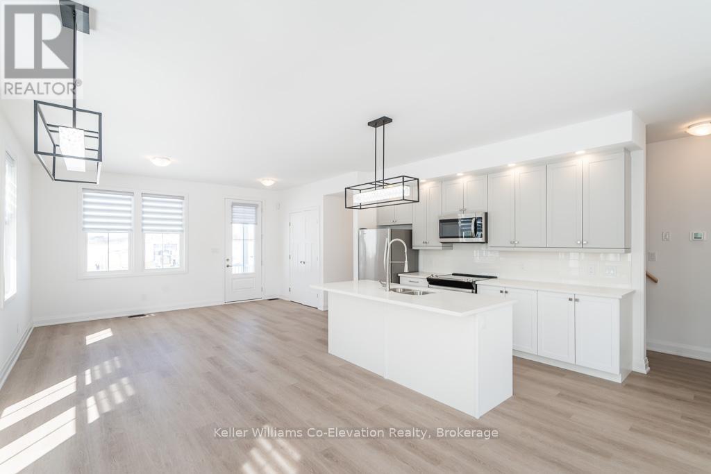 4 Danielle Crescent, Midland, ON - Indoor Photo Showing Kitchen