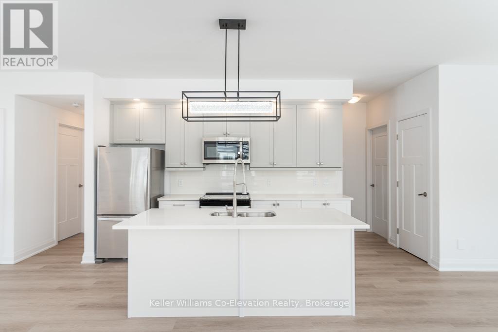 4 Danielle Crescent, Midland, ON - Indoor Photo Showing Kitchen With Double Sink