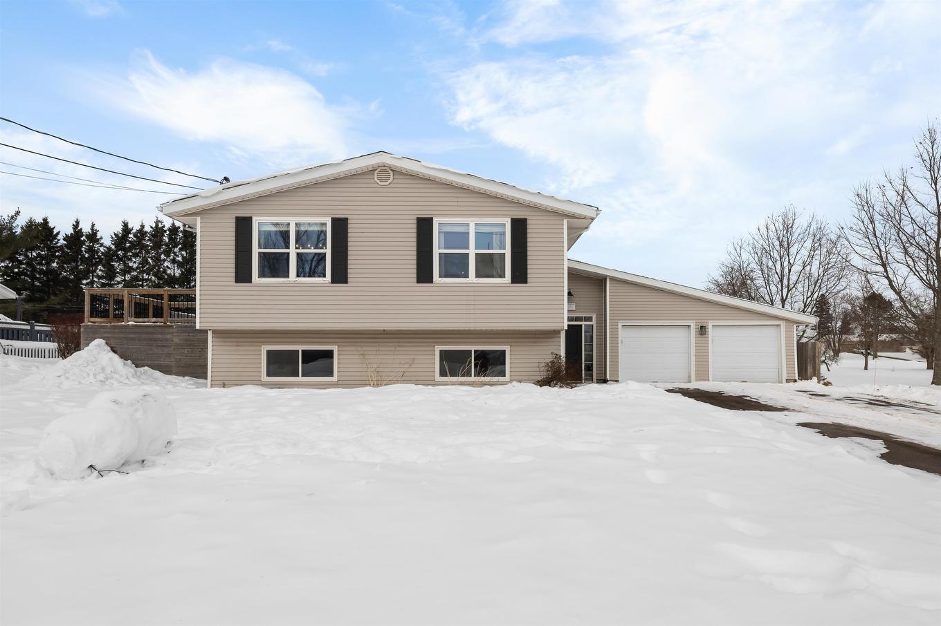 27 Queens Road, Cornwall, PE