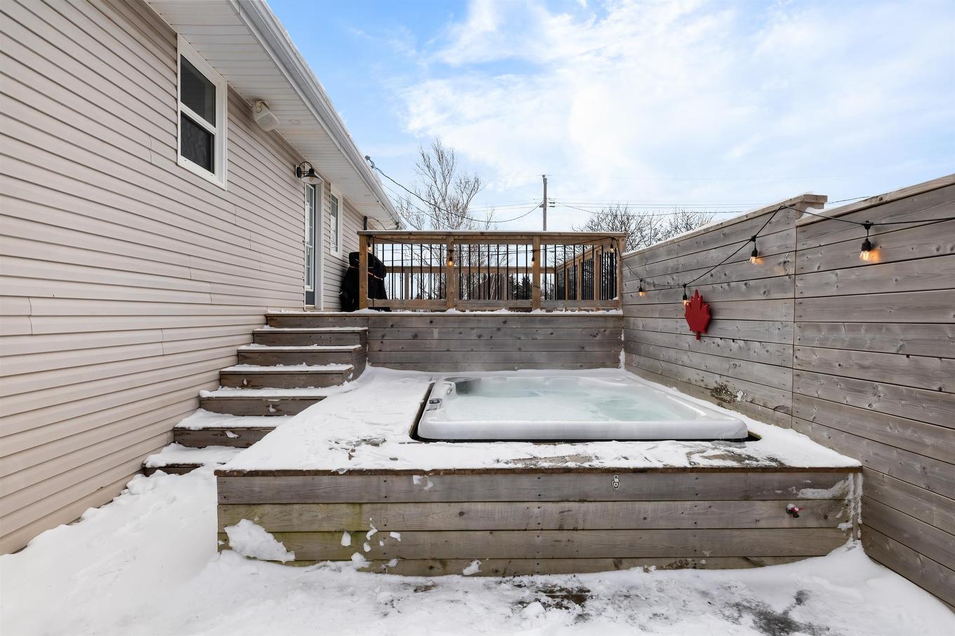 27 Queens Road, Cornwall, PE