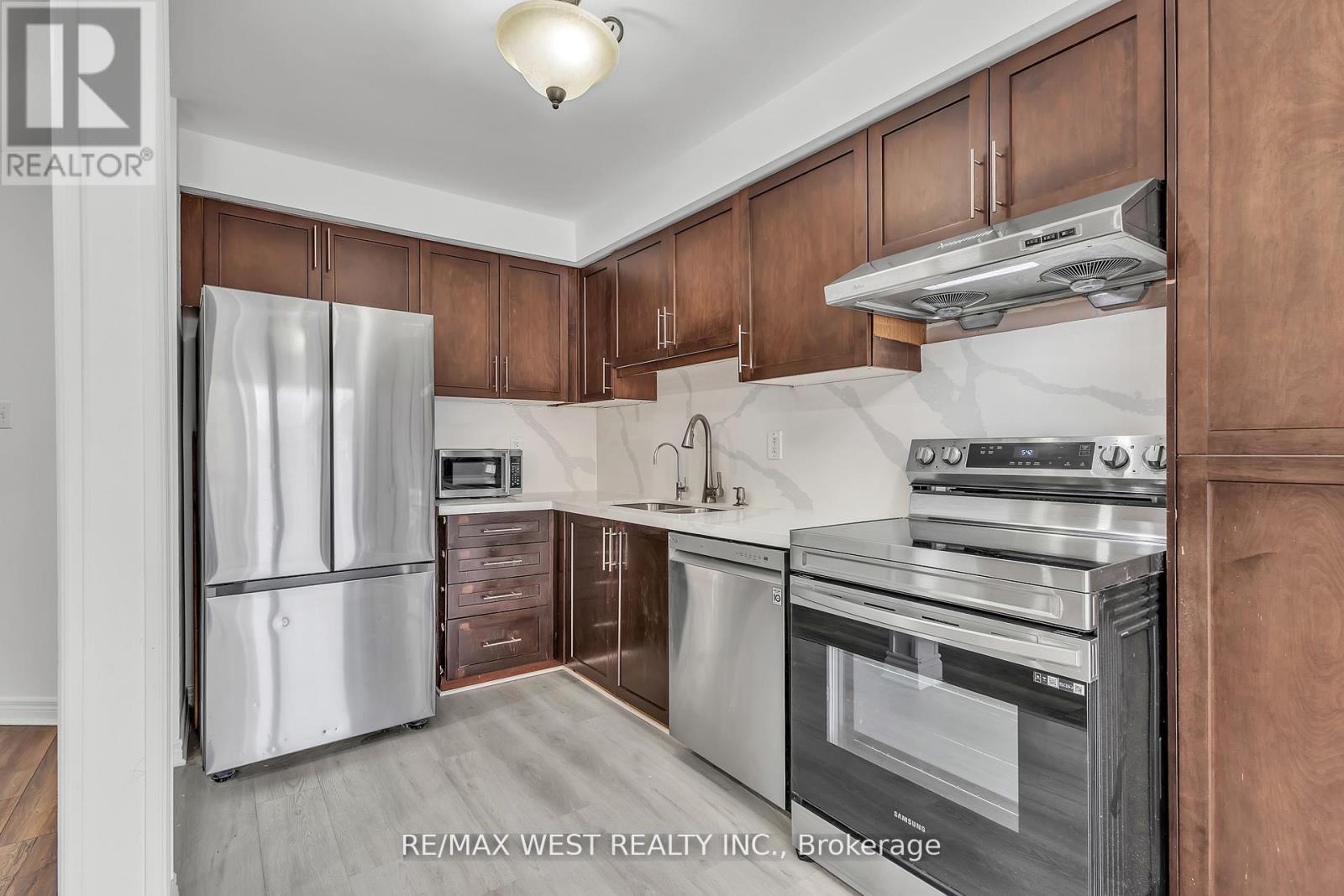 3865 Allcroft Road, Mississauga, ON - Indoor Photo Showing Kitchen