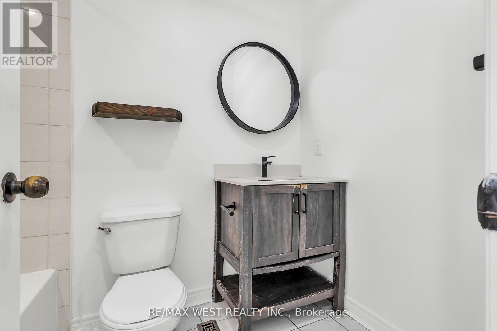 3865 Allcroft Road, Mississauga, ON - Indoor Photo Showing Bathroom
