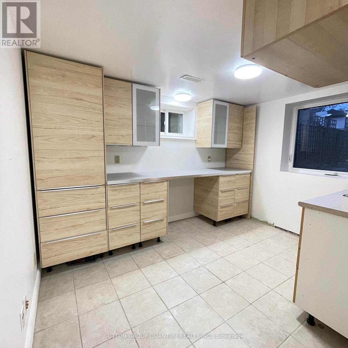 46 Woodlawn Avenue, Mississauga, ON - Indoor