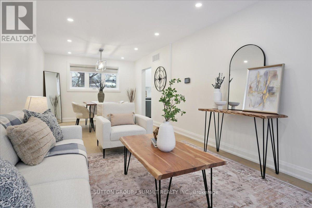3637 Haven Glenn, Mississauga, ON - Indoor Photo Showing Living Room