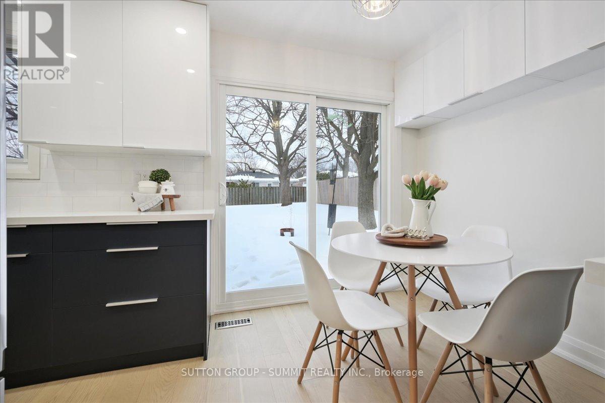 3637 Haven Glenn, Mississauga, ON - Indoor Photo Showing Dining Room