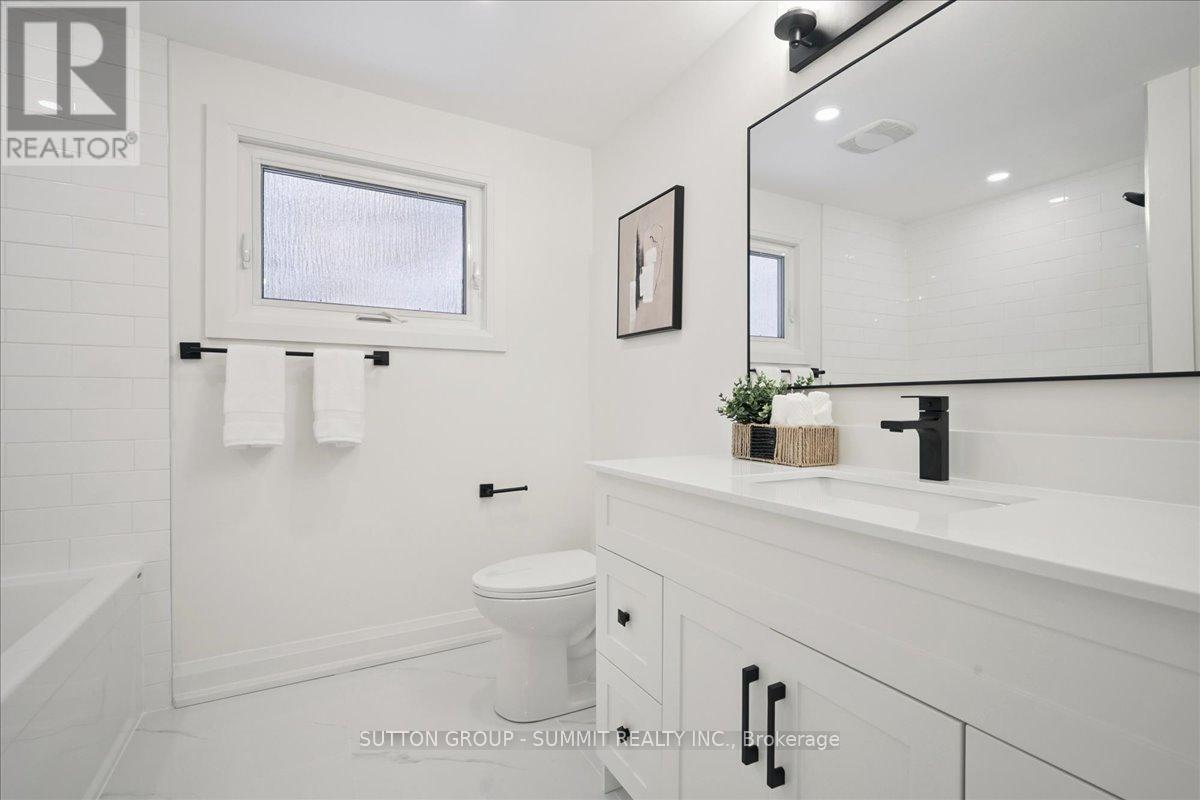 3637 Haven Glenn, Mississauga, ON - Indoor Photo Showing Bathroom