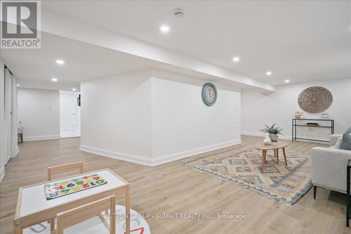 3637 Haven Glenn, Mississauga, ON - Indoor Photo Showing Living Room