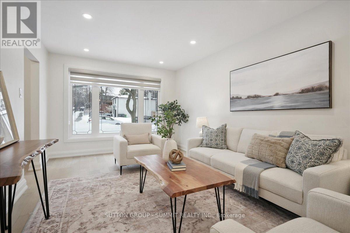 3637 Haven Glenn, Mississauga, ON - Indoor Photo Showing Living Room