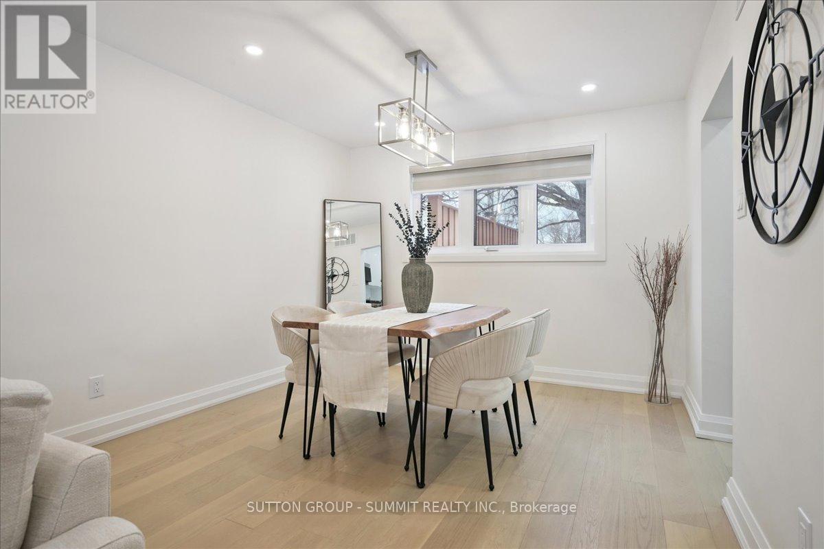 3637 Haven Glenn, Mississauga, ON - Indoor Photo Showing Dining Room