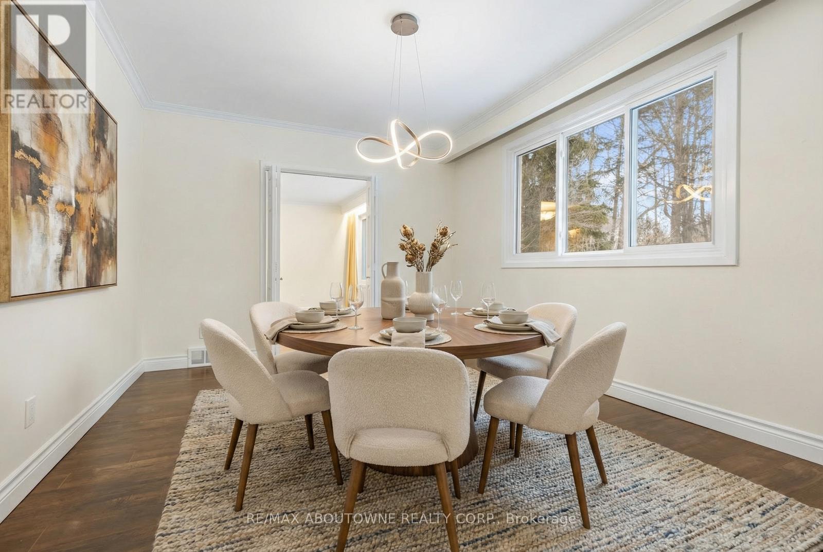 145 Wolfdale Avenue, Oakville, ON - Indoor Photo Showing Dining Room