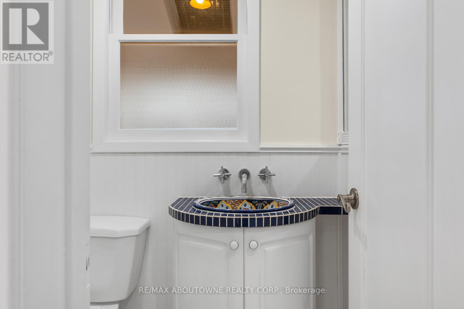 145 Wolfdale Avenue, Oakville, ON - Indoor