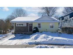 15 Arnold AVE Sussex, NB E4E 1Y3