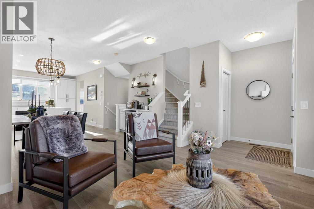 Living Room - 35 Wolf Hollow Park Se, Calgary, AB - Indoor