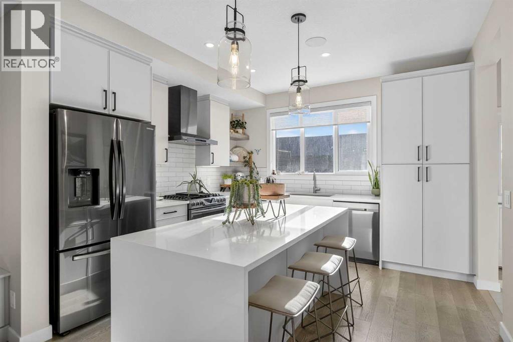 Kitchen - 35 Wolf Hollow Park Se, Calgary, AB - Indoor Photo Showing Kitchen With Upgraded Kitchen