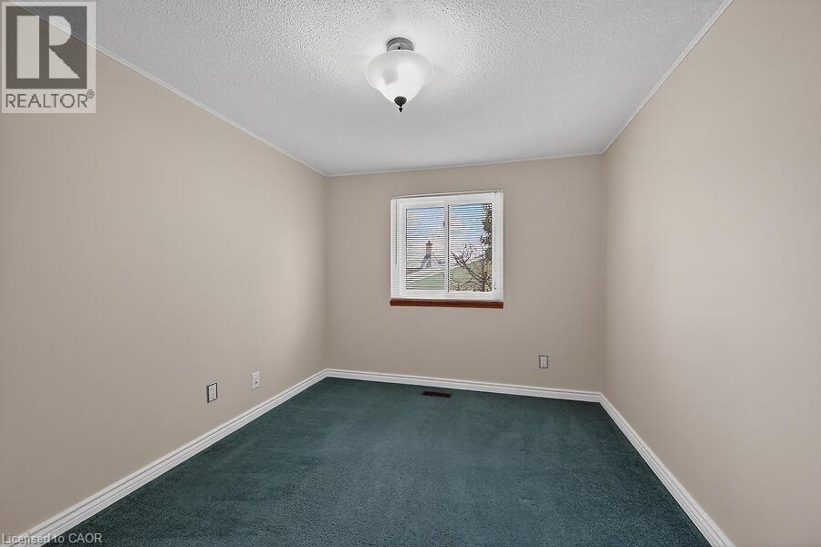 16 Golden Orchard Drive, Hamilton, ON - Indoor Photo Showing Other Room