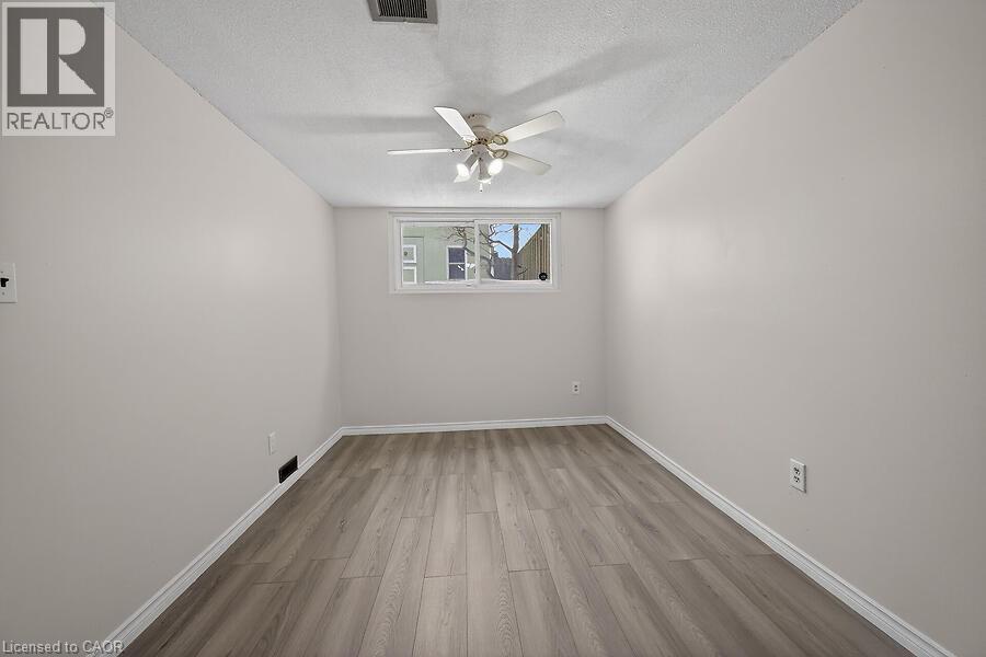 16 Golden Orchard Drive, Hamilton, ON - Indoor Photo Showing Other Room