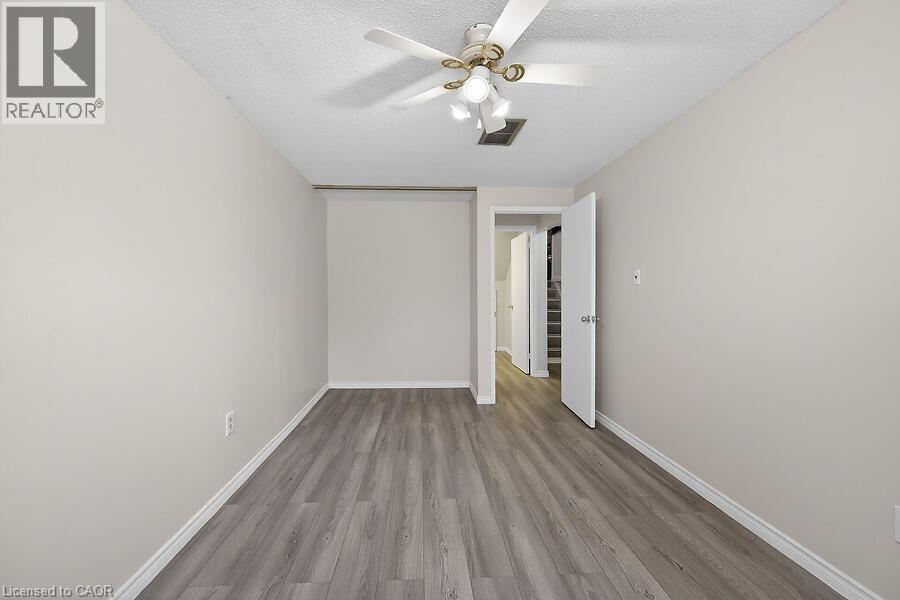 16 Golden Orchard Drive, Hamilton, ON - Indoor Photo Showing Other Room
