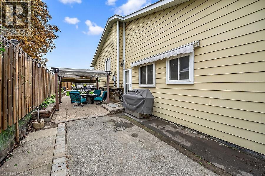 16 Golden Orchard Drive, Hamilton, ON - Outdoor With Deck Patio Veranda