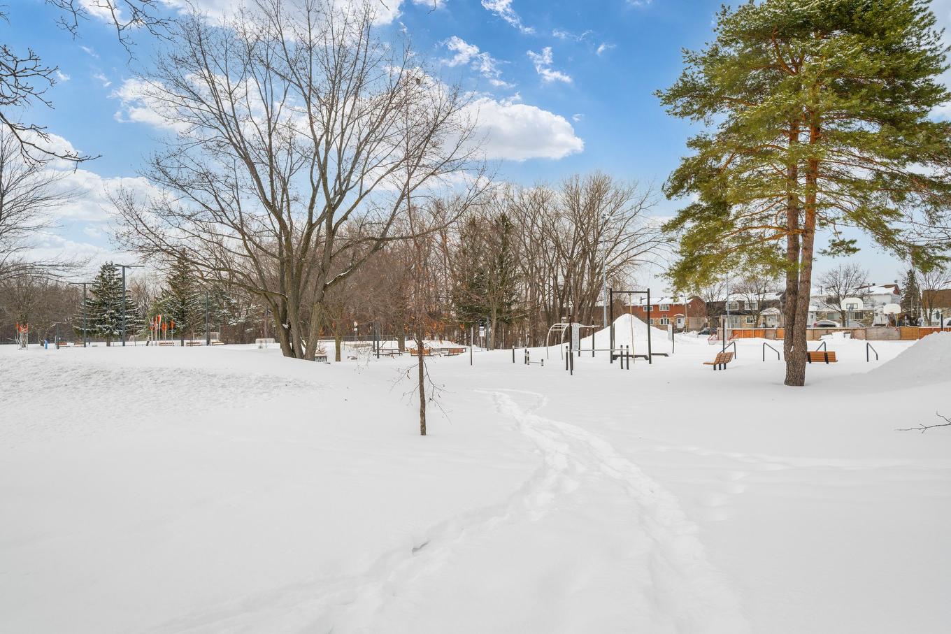 Nearby - 4866 4E Rue, Laval (Chomedey), QC - Outdoor With View