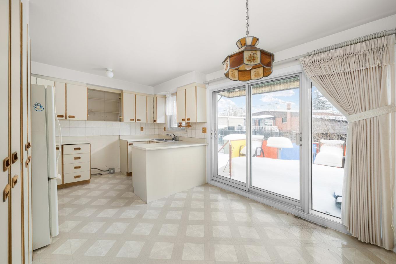 Kitchen - 4866 4E Rue, Laval (Chomedey), QC - Indoor Photo Showing Kitchen