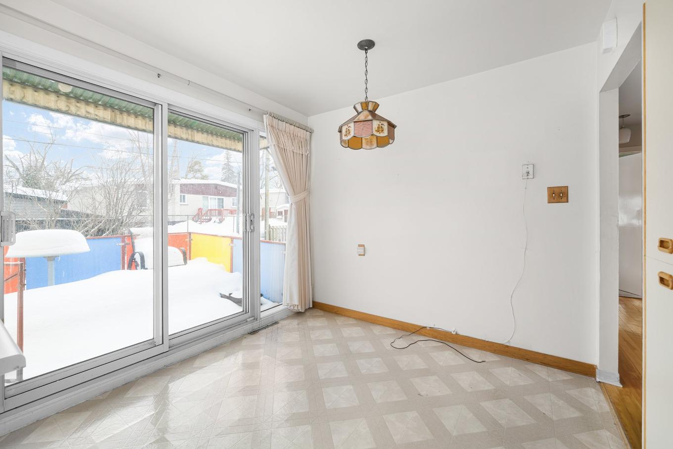 Dinette - 4866 4E Rue, Laval (Chomedey), QC - Indoor Photo Showing Other Room